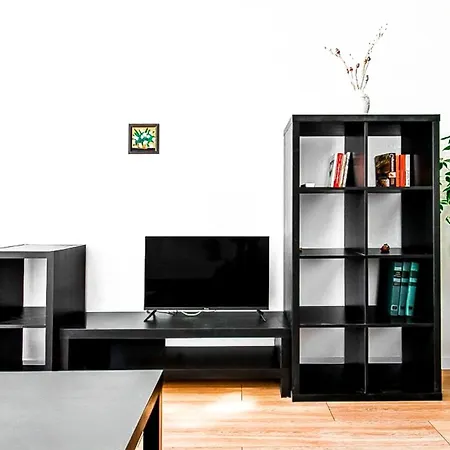 Work-friendly Space Ac Steps From Metro *