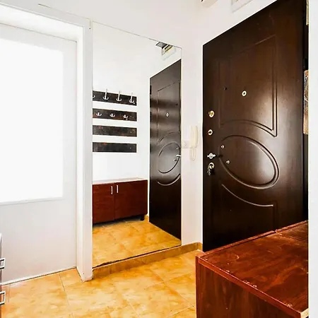 דירה Work-friendly Space Ac Steps From Metro